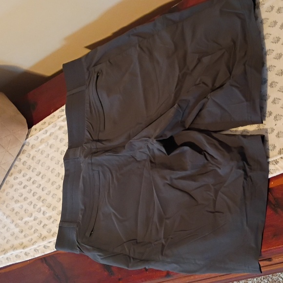 Title Nine Women's Charcoal Cargo Shorts - Picture 3 of 5